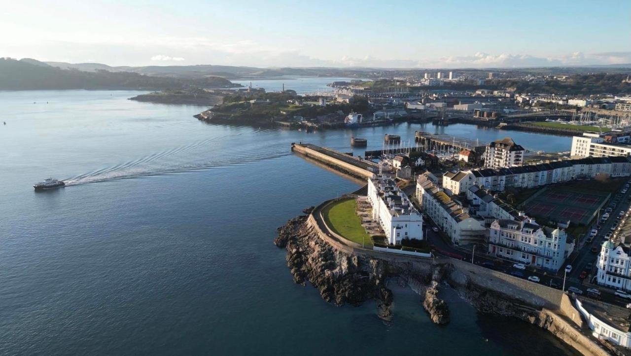 Apartment On The Hoe & Coastal Path With Free Parking พลีมัธ ภายนอก รูปภาพ